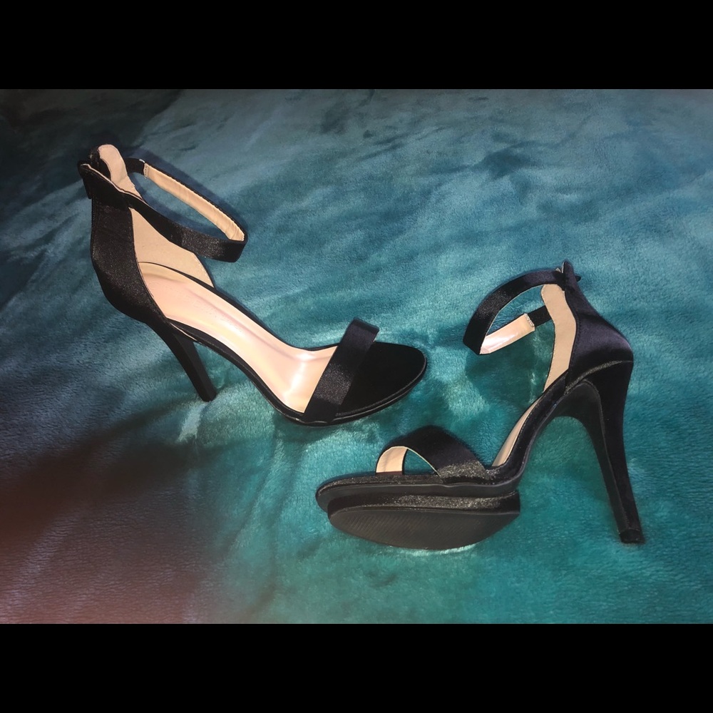 High heels - Picture 2 of 2